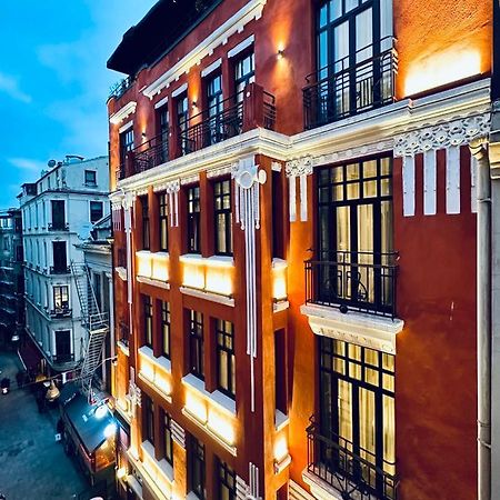 Ruz Hotels Стамбул Экстерьер фото The hotel at night