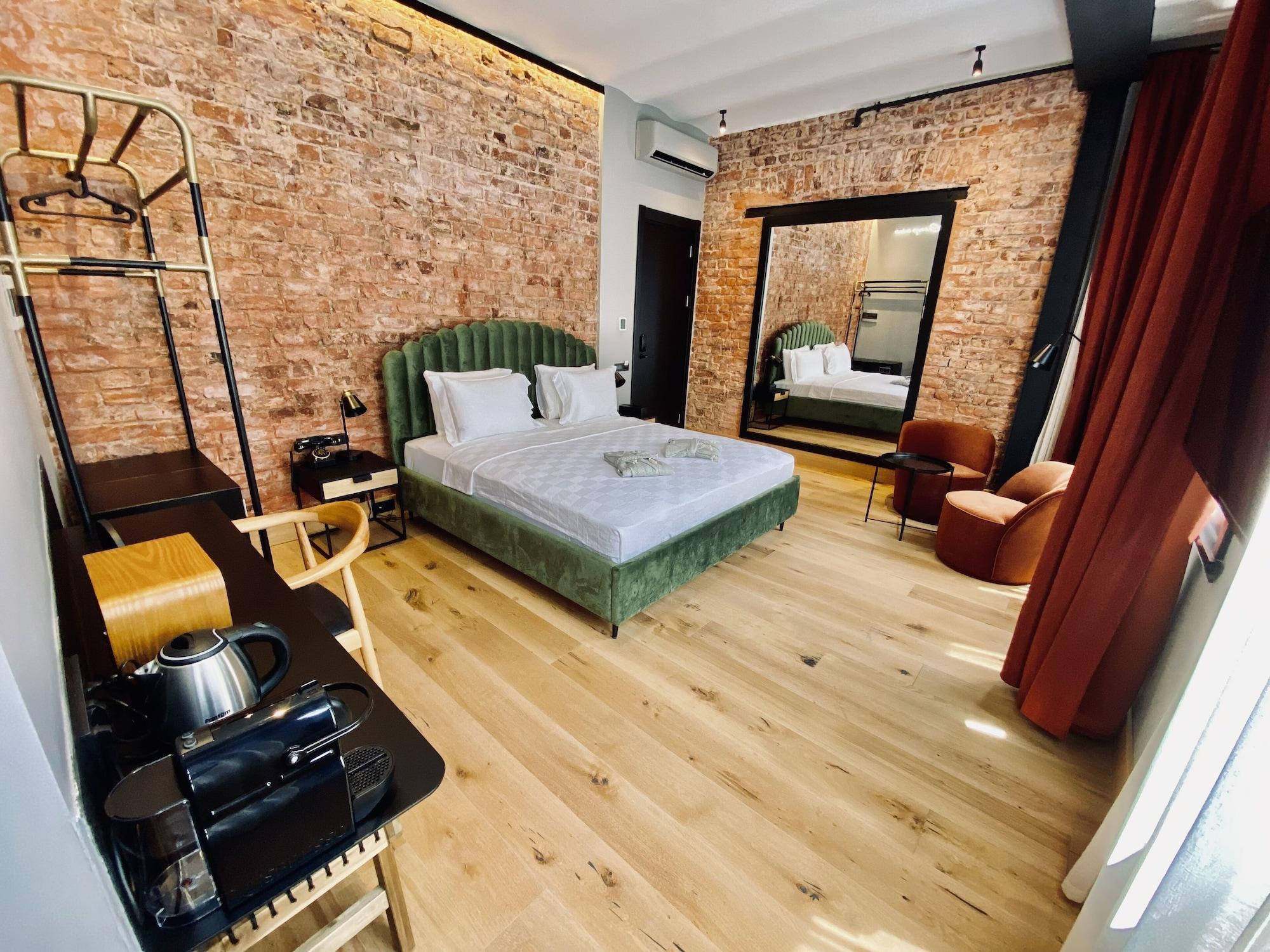 Ruz Hotels Стамбул Экстерьер фото A room at the hotel
