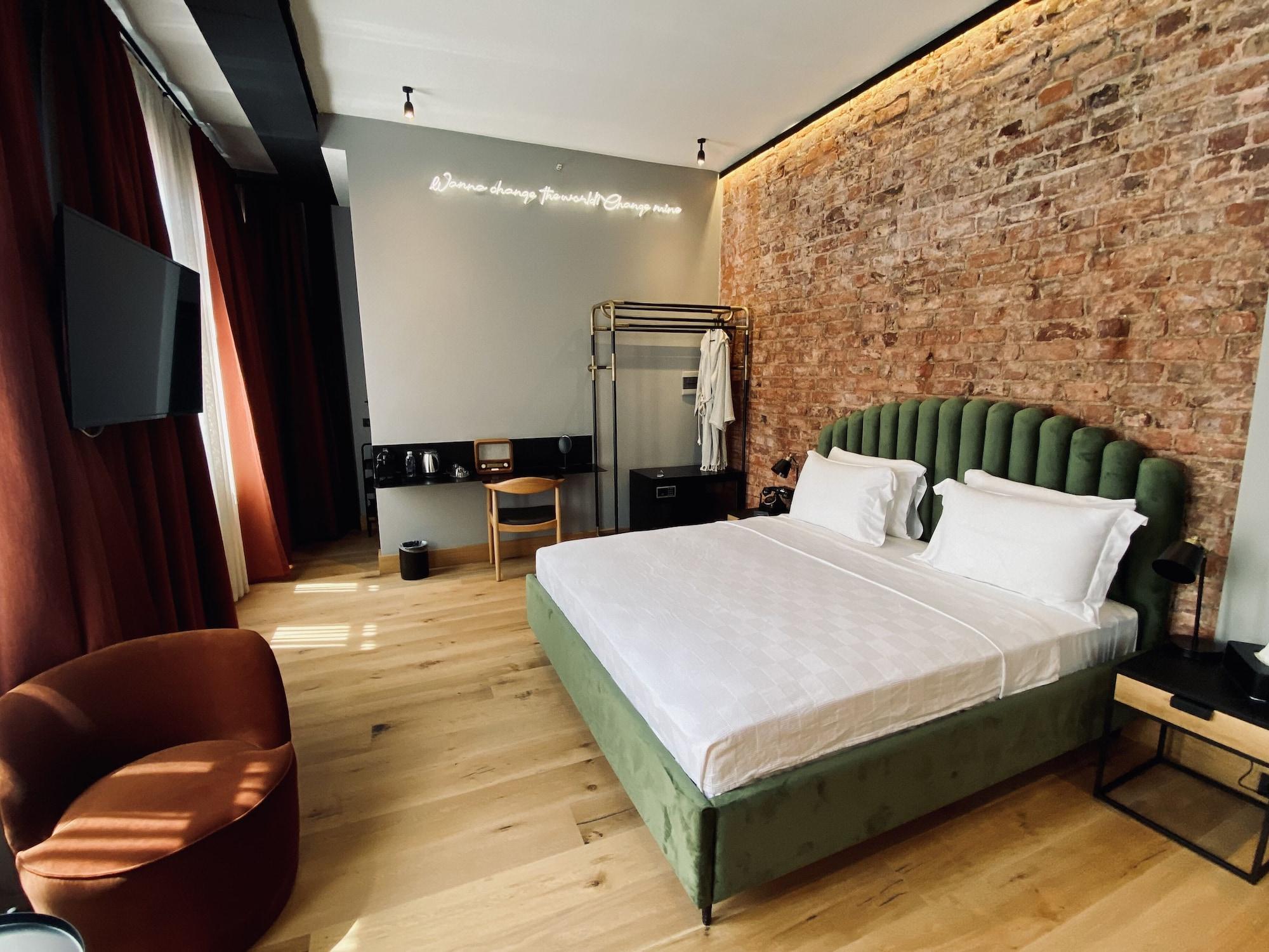 Ruz Hotels Стамбул Экстерьер фото A room at the hotel