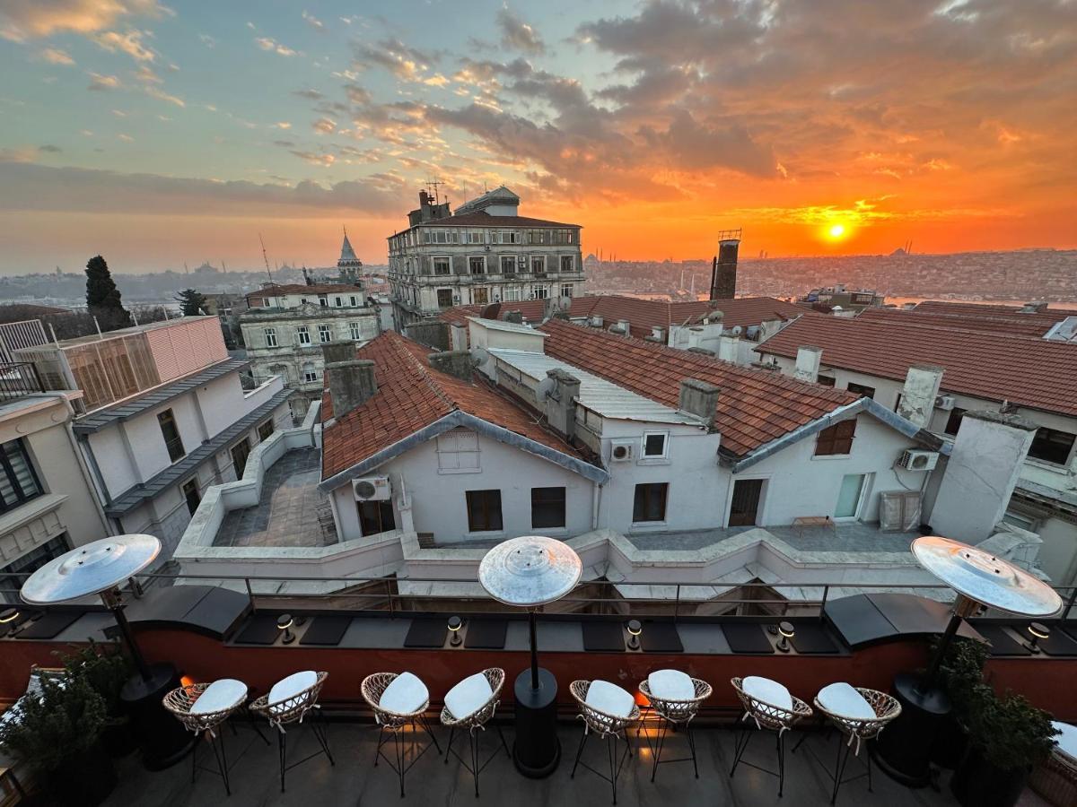 Ruz Hotels Стамбул Экстерьер фото Sunset at the hotel