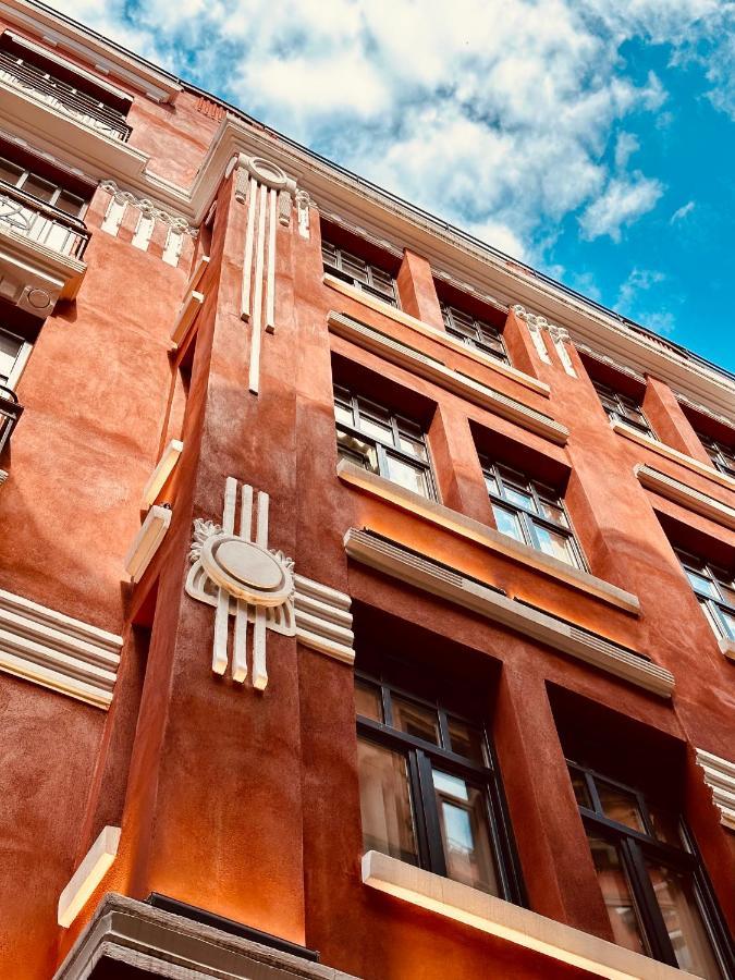 Ruz Hotels Стамбул Экстерьер фото The building's facade