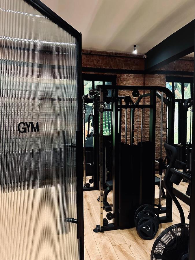 Ruz Hotels Стамбул Экстерьер фото The gym at the hotel
