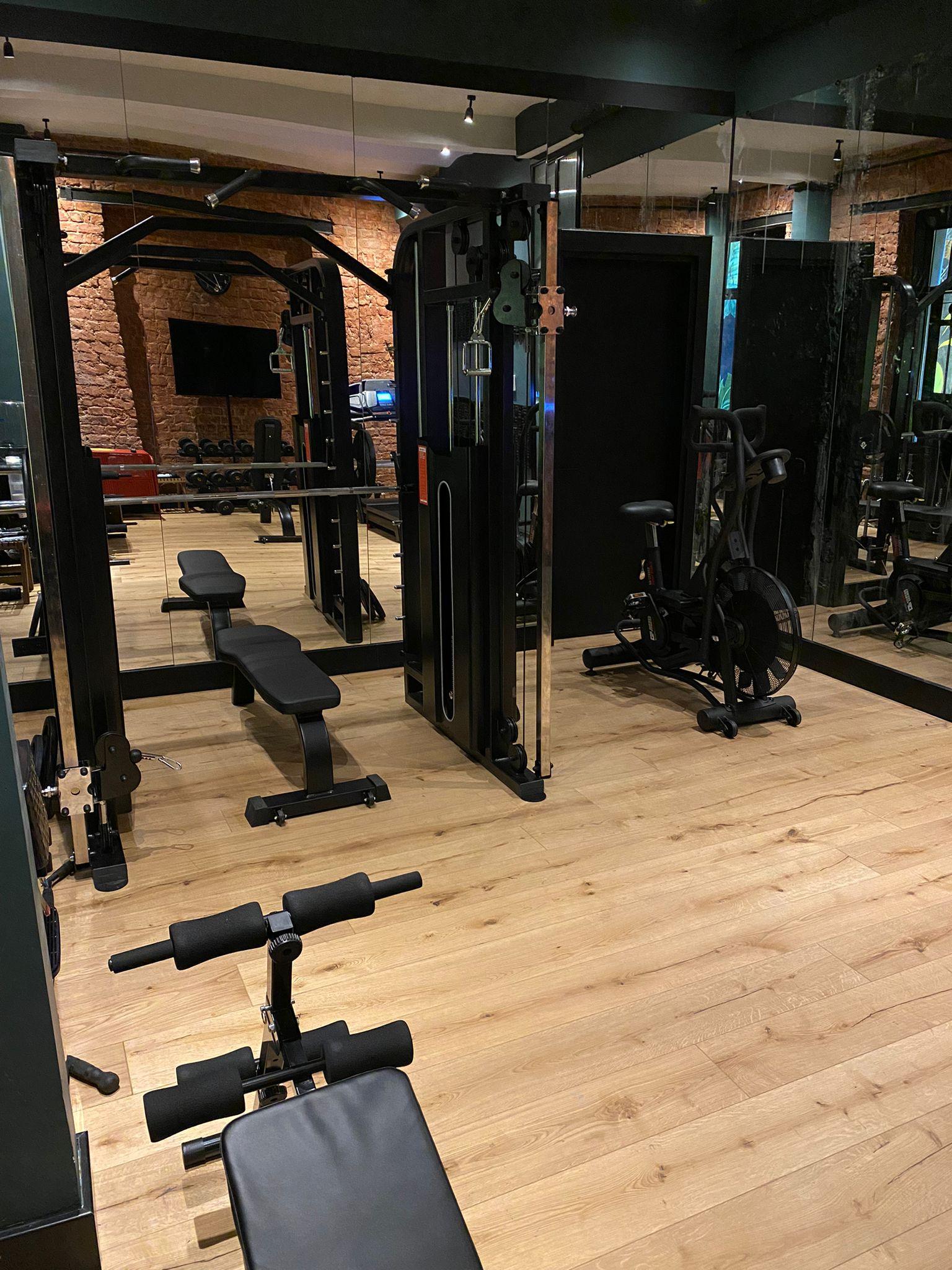 Ruz Hotels Стамбул Экстерьер фото The gym at the hotel
