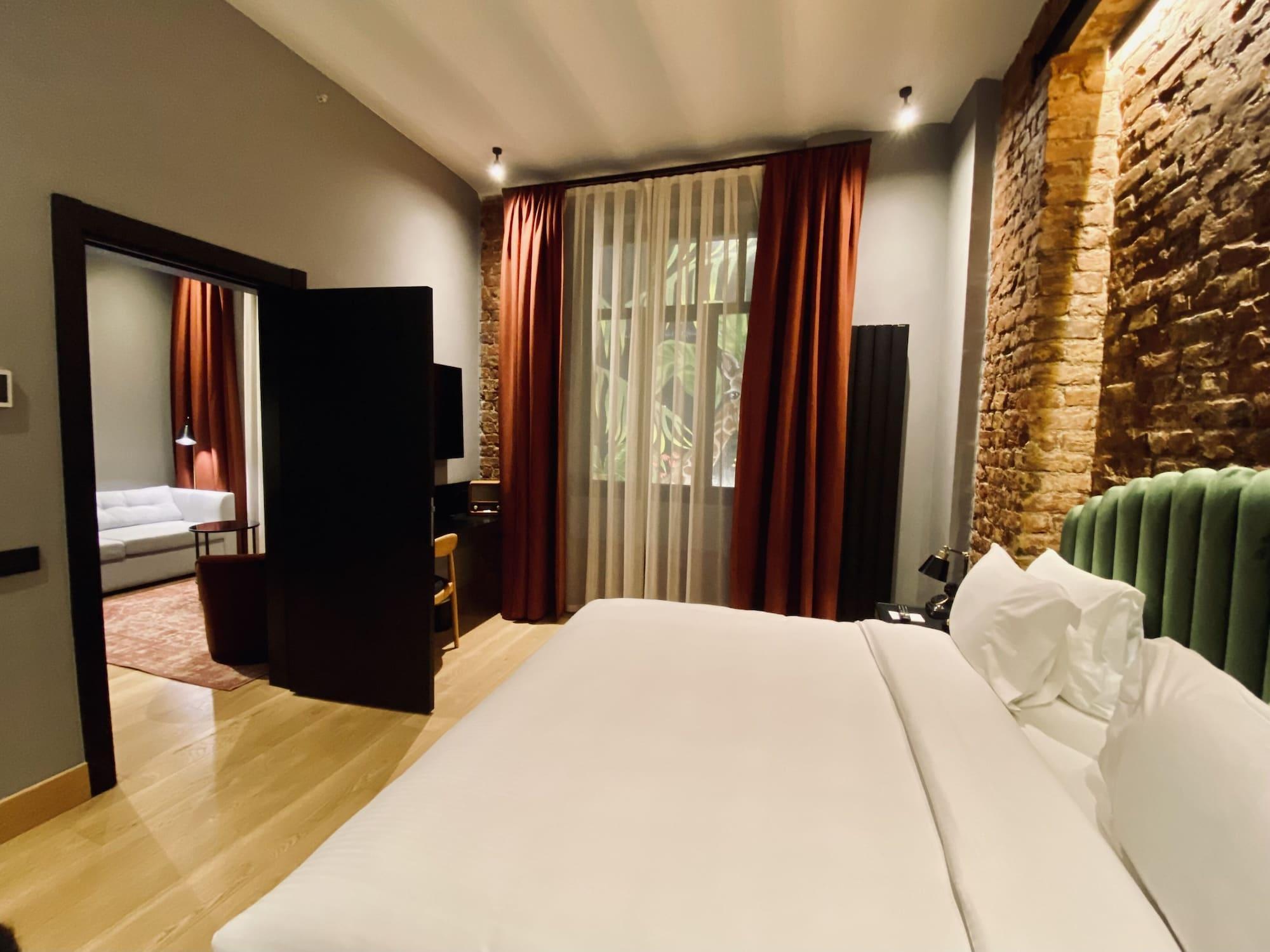 Ruz Hotels Стамбул Экстерьер фото A room at the hotel