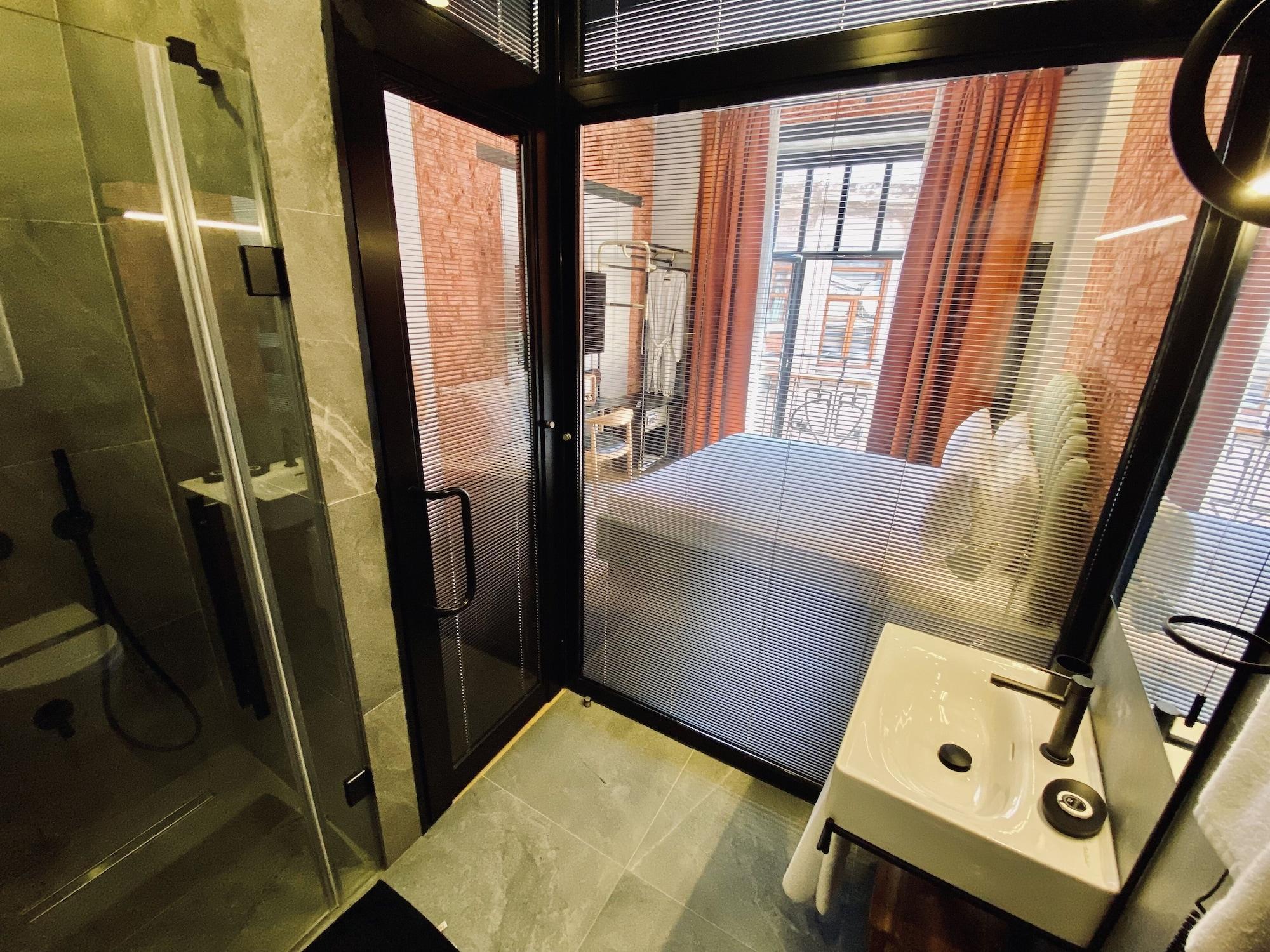 Ruz Hotels Стамбул Экстерьер фото Bathroom