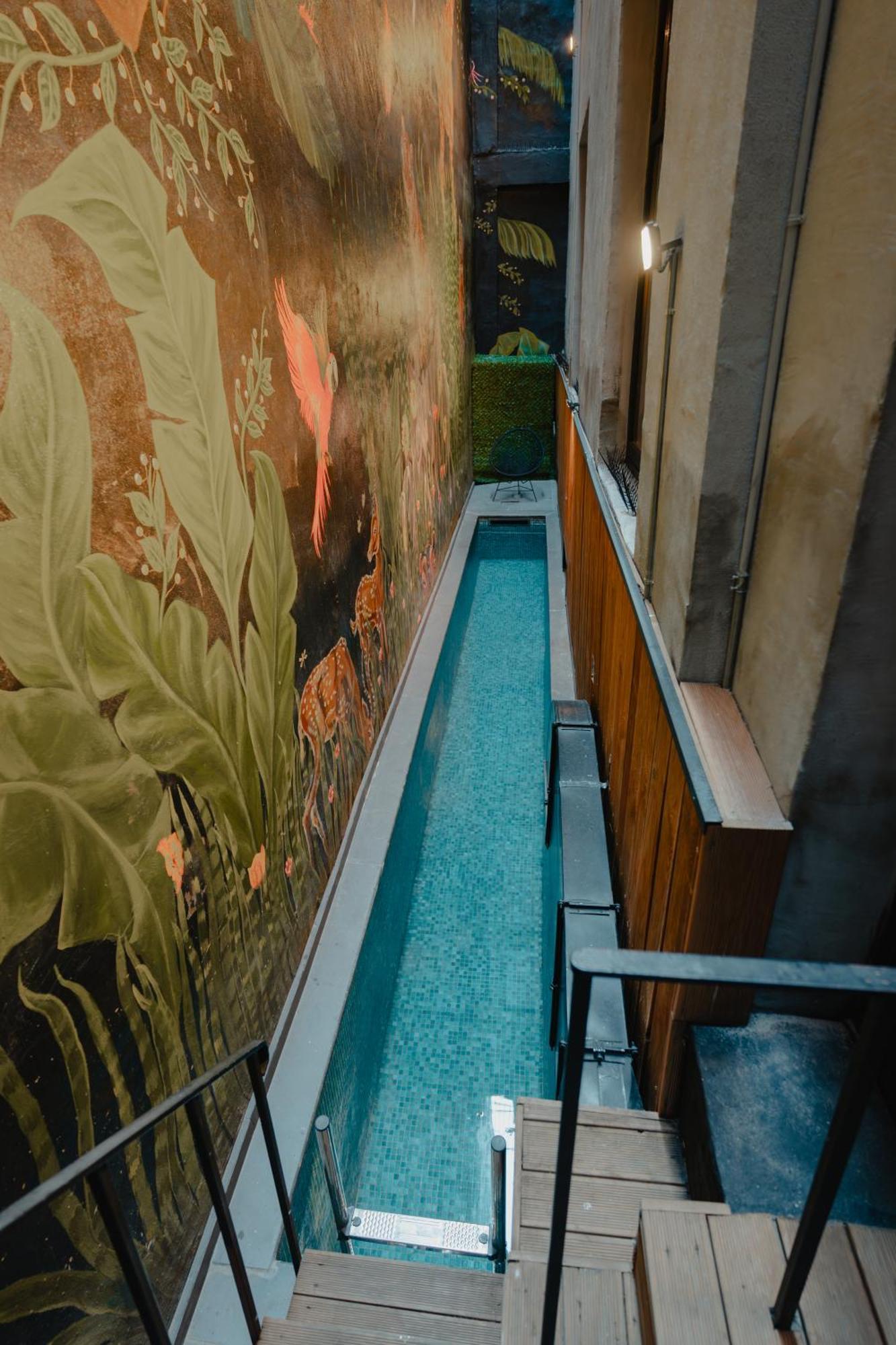 Ruz Hotels Стамбул Экстерьер фото The water feature